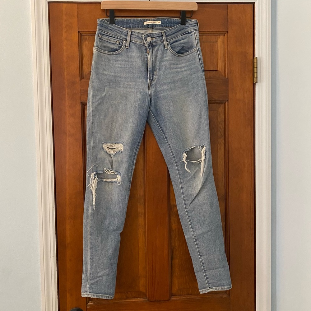 Levi 721 High Rise Skinny Distressed Jeans